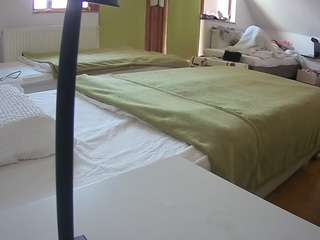 voyeurcam-julmodels-bed-2