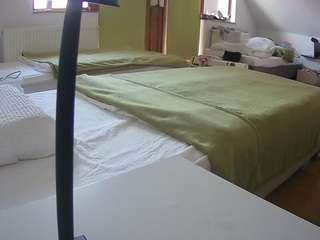 voyeurcam-julmodels-bed-2