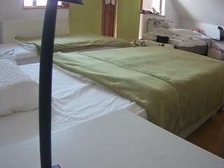 voyeurcam-julmodels-bed-2