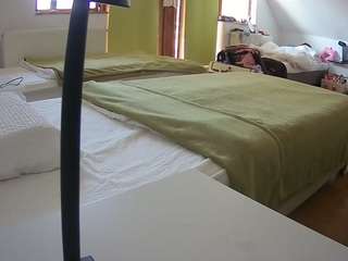 voyeurcam-julmodels-bed-2