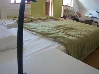 voyeurcam-julmodels-bed-2