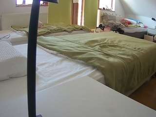 voyeurcam-julmodels-bed-2