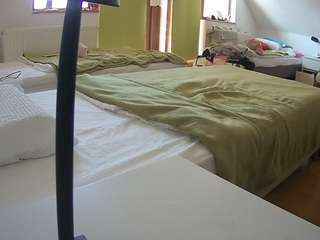 voyeurcam-julmodels-bed-2