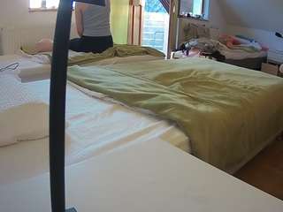 voyeurcam-julmodels-bed-2