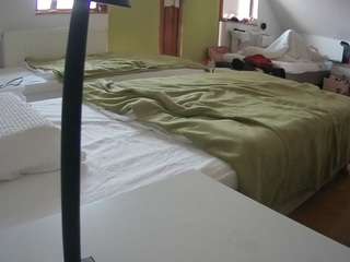 voyeurcam-julmodels-bed-2