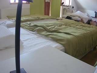 voyeurcam-julmodels-bed-2