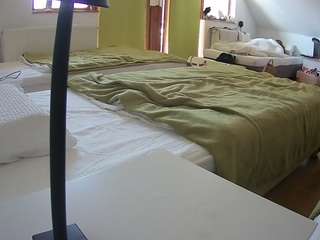 voyeurcam-julmodels-bed-2