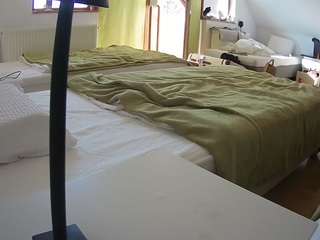 voyeurcam-julmodels-bed-2