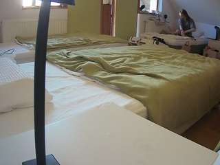voyeurcam-julmodels-bed-2