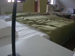 voyeurcam-julmodels-bed-2
