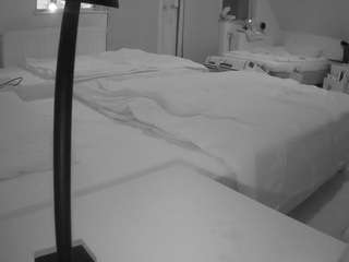 voyeurcam-julmodels-bed-2
