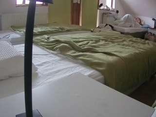 voyeurcam-julmodels-bed-2