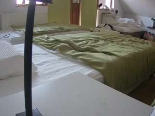 voyeurcam-julmodels-bed-2's CamSoda show and profile