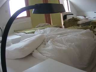 voyeurcam-julmodels-bed-2