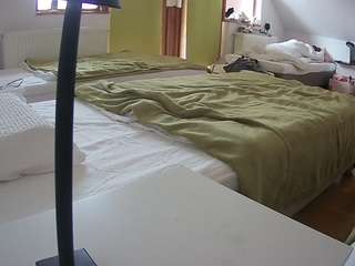 voyeurcam-julmodels-bed-2 live cam profile