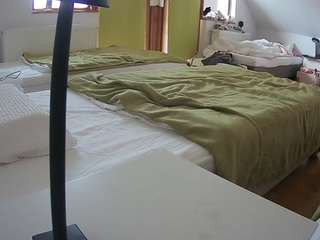 voyeurcam-julmodels-bed-2