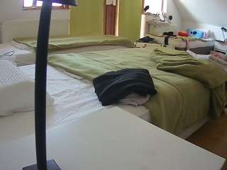 voyeurcam-julmodels-bed-2