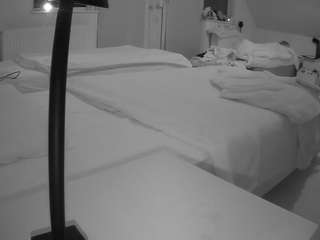 voyeurcam-julmodels-bed-2 live cam profile