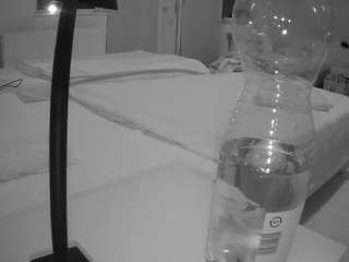 voyeurcam-julmodels-bed-2 live cam profile