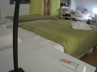 voyeurcam-julmodels-bed-2 No drinking live webcam