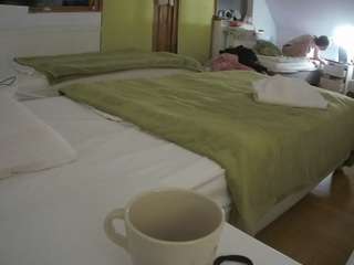 voyeurcam-julmodels-bed-2