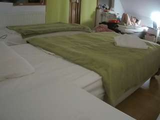 voyeurcam-julmodels-bed-2 live cam profile