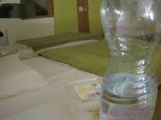 voyeurcam-julmodels-bed-2 live cam profile