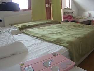 voyeurcam-julmodels-bed-2 live cam profile