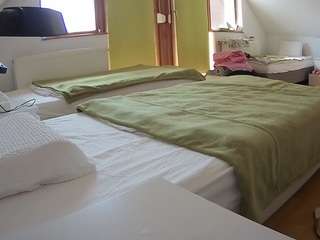 voyeurcam-julmodels-bed-2 live cam profile