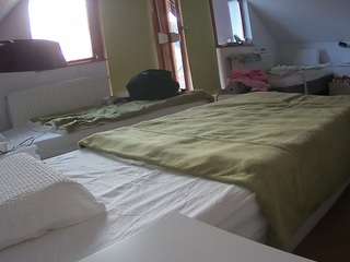 voyeurcam-julmodels-bed-2 live cam profile