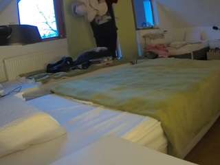 voyeurcam-julmodels-bed-2 live cam profile