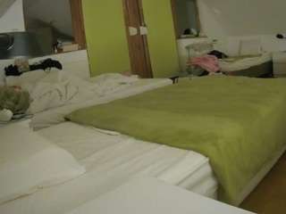 voyeurcam-julmodels-bed-2 live cam profile