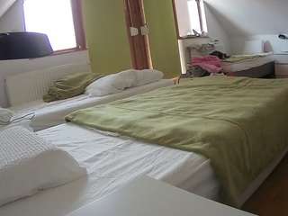 voyeurcam-julmodels-bed-2 live cam profile