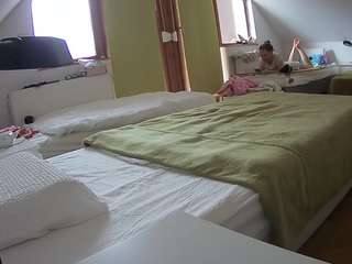 voyeurcam-julmodels-bed-2 live cam profile