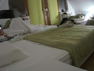 voyeurcam-julmodels-bed-2