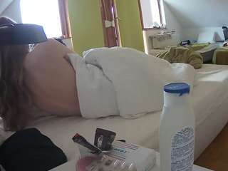 voyeurcam-julmodels-bed-2