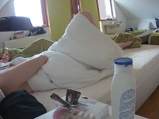 voyeurcam-julmodels-bed-2