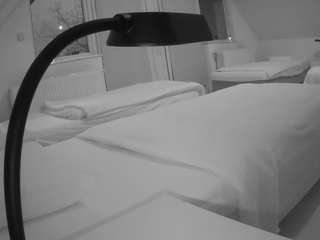 voyeurcam-julmodels-bed-2