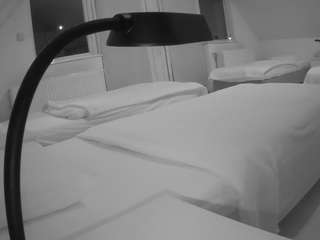 voyeurcam-julmodels-bed-2