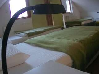 voyeurcam-julmodels-bed-2's CamSoda show and profile