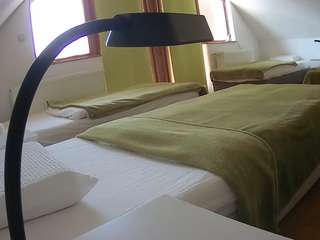 voyeurcam-julmodels-bed-2 webcam