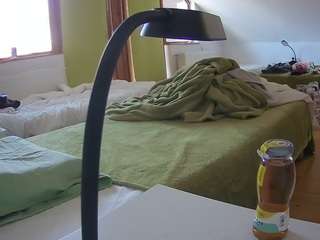 voyeurcam-julmodels-bed-2's CamSoda show and profile