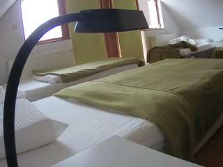 voyeurcam-julmodels-bed-2 webcam