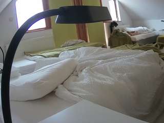 voyeurcam-julmodels-bed-2