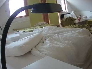 voyeurcam-julmodels-bed-2