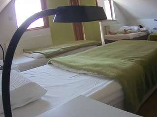 voyeurcam-julmodels-bed-2's CamSoda show and profile