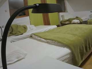 voyeurcam-julmodels-bed-2