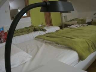 voyeurcam-julmodels-bed-2 webcam