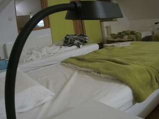 voyeurcam-julmodels-bed-2 webcam