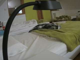 voyeurcam-julmodels-bed-2